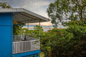 Sunset Villa - Charming Pet-Friendly Retreat with Fantastic View in 1770